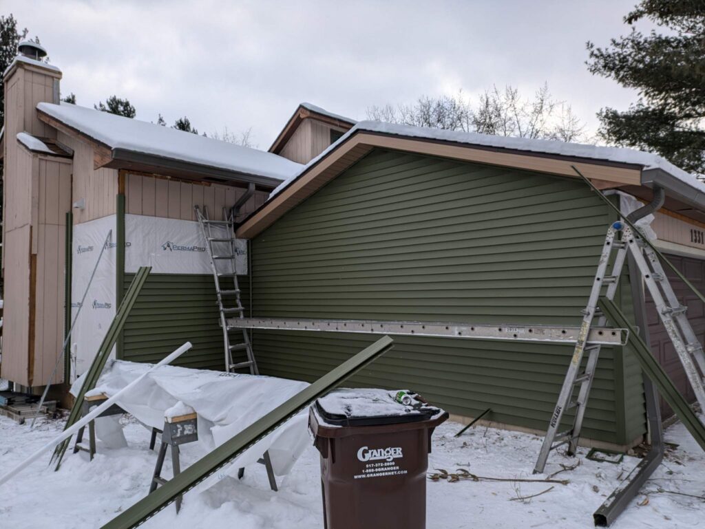 Siding_Intall_Okemos_MI_CertainTeed_Siding_Restoration_Classic